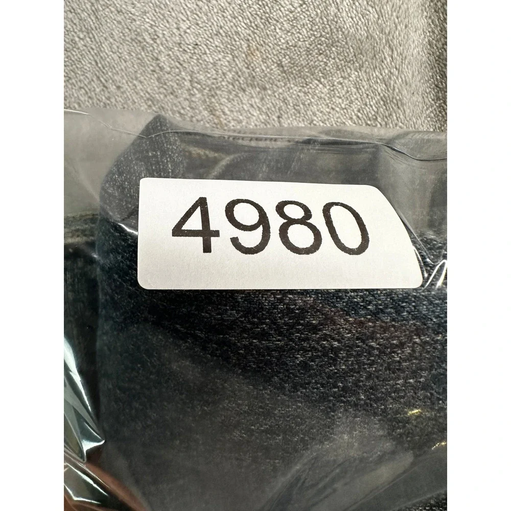 Levis levi 569